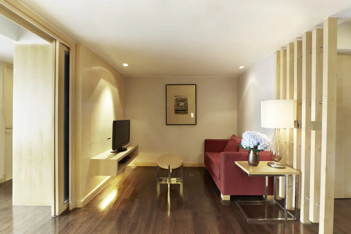 Deluxe Suite City View